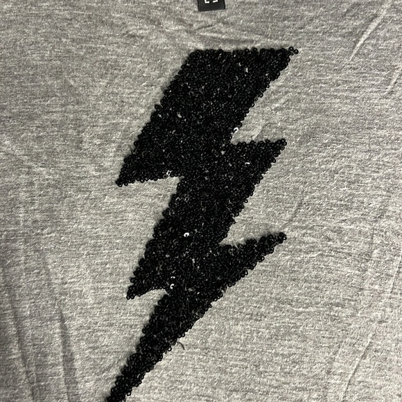 Small fitting grey design lab tee with sequins - Picture 2 of 5